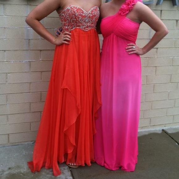 Coral beaded prom dress - Picture 3 of 3
